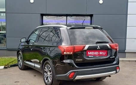 Mitsubishi Outlander III рестайлинг 3, 2015 год, 1 379 000 рублей, 7 фотография