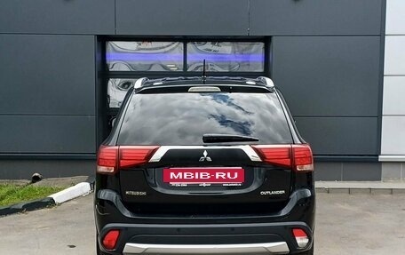 Mitsubishi Outlander III рестайлинг 3, 2015 год, 1 379 000 рублей, 6 фотография