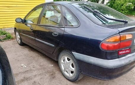 Renault Laguna II, 2000 год, 250 000 рублей, 6 фотография