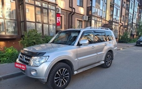Mitsubishi Pajero IV, 2011 год, 1 825 000 рублей, 2 фотография