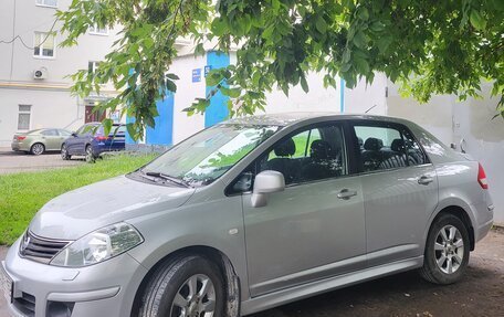 Nissan Tiida, 2010 год, 900 000 рублей, 2 фотография