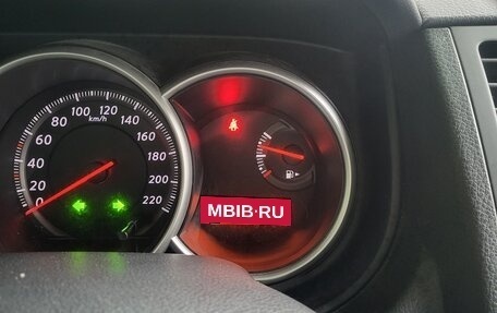 Nissan Tiida, 2010 год, 900 000 рублей, 14 фотография