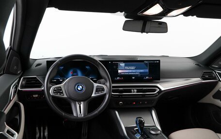 BMW i4, 2022 год, 5 990 000 рублей, 6 фотография