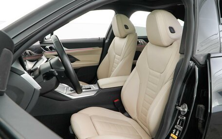 BMW i4, 2022 год, 5 990 000 рублей, 10 фотография