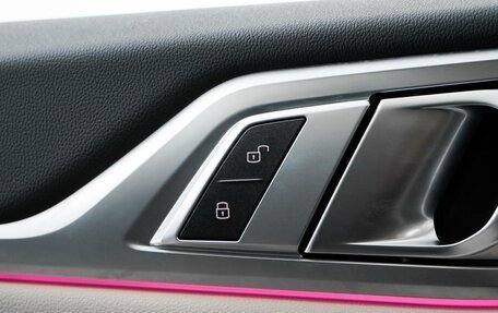 BMW i4, 2022 год, 5 990 000 рублей, 18 фотография