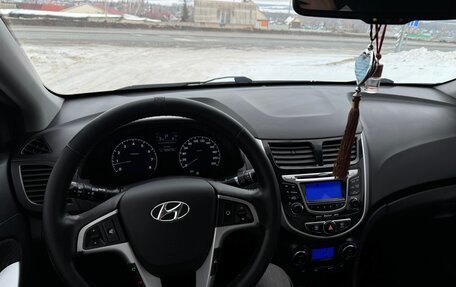 Hyundai Solaris II рестайлинг, 2012 год, 750 000 рублей, 12 фотография