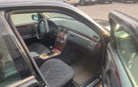 Mercedes-Benz E-Класс, 1999 год, 440 000 рублей, 19 фотография