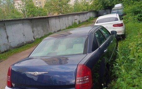 Chrysler 300C II, 2004 год, 1 700 000 рублей, 2 фотография