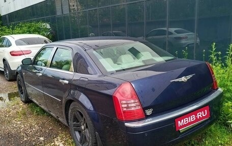 Chrysler 300C II, 2004 год, 1 700 000 рублей, 4 фотография