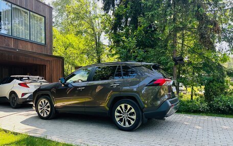 Toyota RAV4, 2021 год, 3 500 000 рублей, 5 фотография