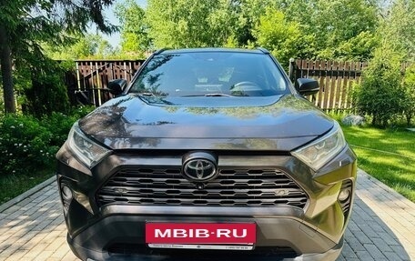 Toyota RAV4, 2021 год, 3 500 000 рублей, 2 фотография