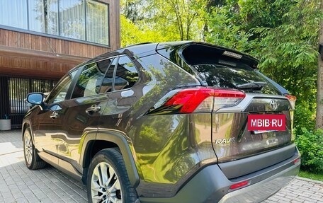 Toyota RAV4, 2021 год, 3 500 000 рублей, 8 фотография