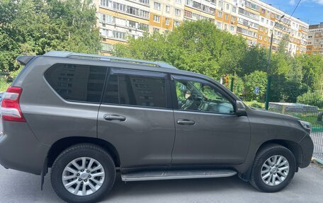 Toyota Land Cruiser Prado 150 рестайлинг 2, 2013 год, 2 700 000 рублей, 1 фотография