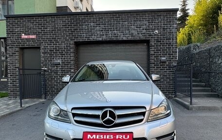Mercedes-Benz C-Класс, 2012 год, 1 750 000 рублей, 1 фотография