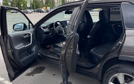 Toyota RAV4, 2021 год, 3 600 000 рублей, 6 фотография
