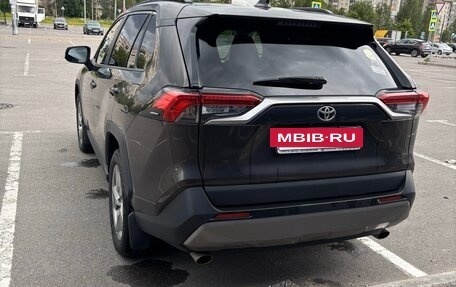 Toyota RAV4, 2021 год, 3 600 000 рублей, 5 фотография