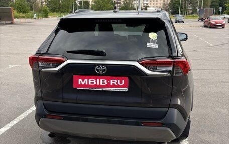 Toyota RAV4, 2021 год, 3 600 000 рублей, 3 фотография