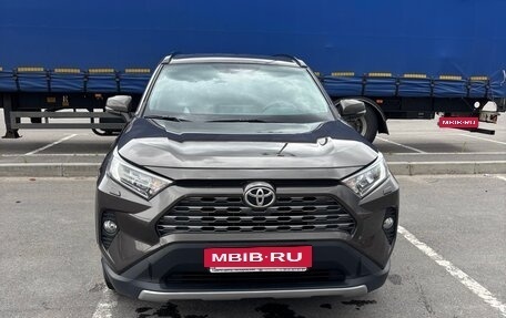 Toyota RAV4, 2021 год, 3 600 000 рублей, 2 фотография