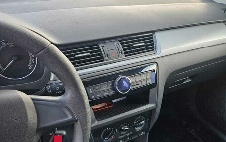 Skoda Rapid I, 2018 год, 900 000 рублей, 4 фотография