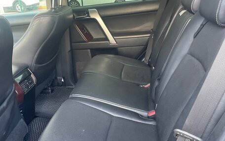 Toyota Land Cruiser Prado 150 рестайлинг 2, 2013 год, 2 700 000 рублей, 3 фотография