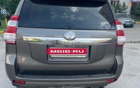 Toyota Land Cruiser Prado 150 рестайлинг 2, 2013 год, 2 700 000 рублей, 2 фотография