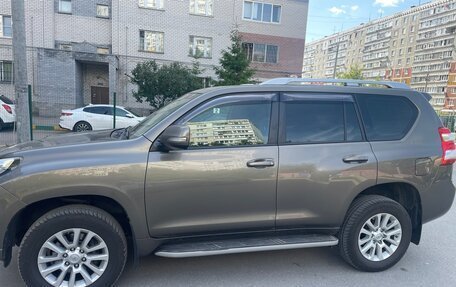 Toyota Land Cruiser Prado 150 рестайлинг 2, 2013 год, 2 700 000 рублей, 6 фотография