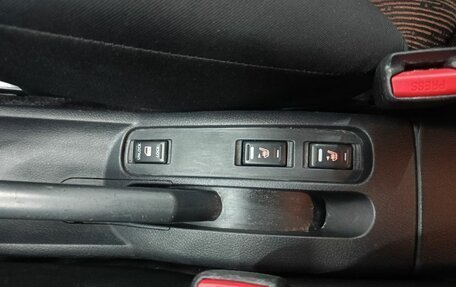 Nissan Note II рестайлинг, 2011 год, 650 000 рублей, 17 фотография