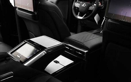 Lexus LX, 2024 год, 14 990 000 рублей, 16 фотография