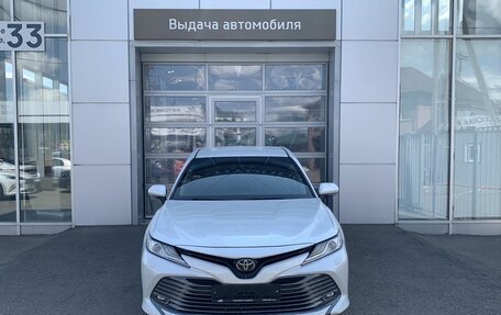 Toyota Camry, 2018 год, 2 490 000 рублей, 2 фотография