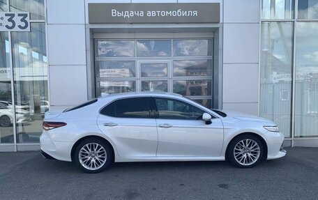 Toyota Camry, 2018 год, 2 490 000 рублей, 4 фотография