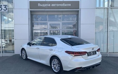 Toyota Camry, 2018 год, 2 490 000 рублей, 7 фотография