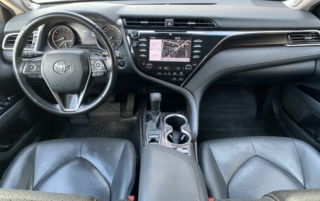 Toyota Camry, 2018 год, 2 490 000 рублей, 11 фотография