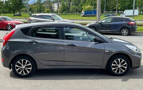Hyundai Solaris II рестайлинг, 2011 год, 680 000 рублей, 10 фотография