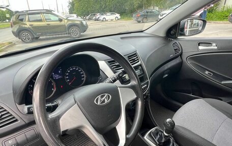Hyundai Solaris II рестайлинг, 2011 год, 680 000 рублей, 15 фотография