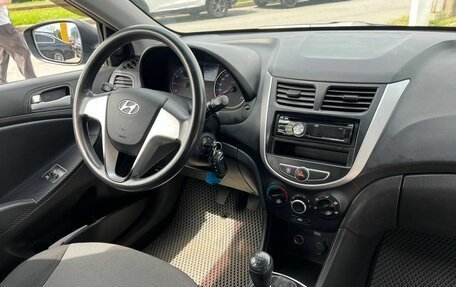 Hyundai Solaris II рестайлинг, 2011 год, 680 000 рублей, 14 фотография