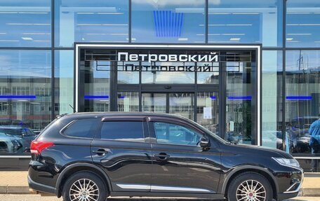 Mitsubishi Outlander III рестайлинг 3, 2015 год, 1 580 000 рублей, 5 фотография