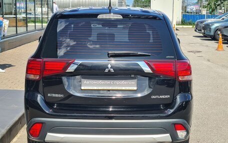 Mitsubishi Outlander III рестайлинг 3, 2015 год, 1 580 000 рублей, 7 фотография