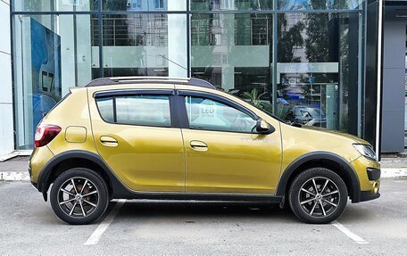 Renault Sandero II рестайлинг, 2015 год, 849 900 рублей, 8 фотография
