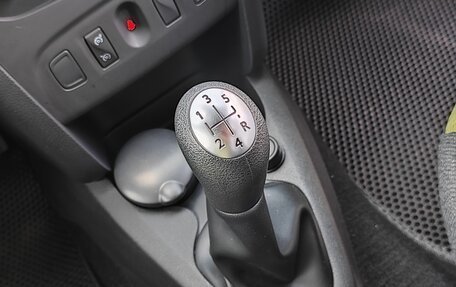 Renault Sandero II рестайлинг, 2015 год, 849 900 рублей, 19 фотография