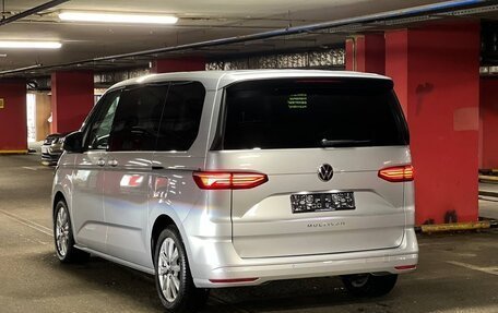 Volkswagen Multivan, 2023 год, 5 950 000 рублей, 7 фотография