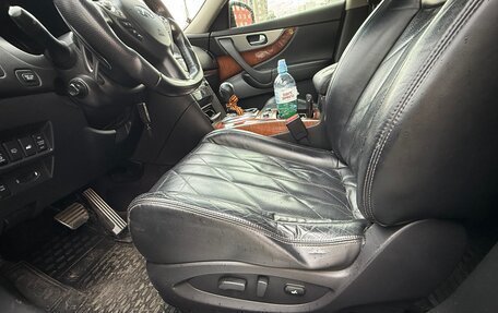 Infiniti FX II, 2011 год, 1 700 000 рублей, 15 фотография