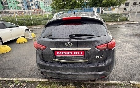 Infiniti FX II, 2011 год, 1 700 000 рублей, 33 фотография