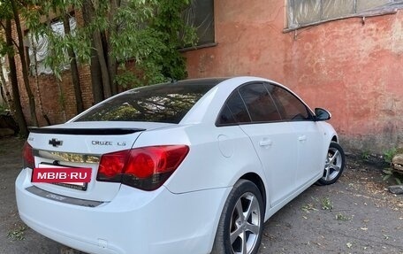 Chevrolet Cruze II, 2011 год, 800 000 рублей, 3 фотография