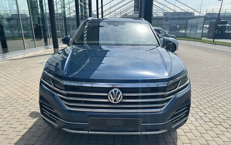 Volkswagen Touareg III, 2019 год, 5 300 000 рублей, 2 фотография