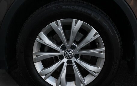 Volkswagen Tiguan II, 2017 год, 2 365 000 рублей, 17 фотография