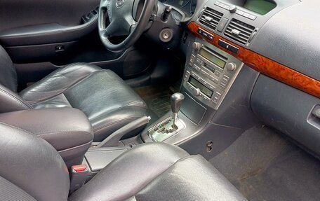Toyota Avensis III рестайлинг, 2003 год, 550 000 рублей, 8 фотография