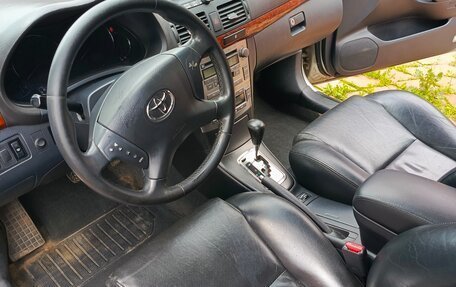 Toyota Avensis III рестайлинг, 2003 год, 550 000 рублей, 2 фотография