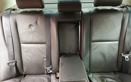 Toyota Avensis III рестайлинг, 2003 год, 550 000 рублей, 6 фотография