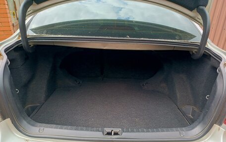 Toyota Avensis III рестайлинг, 2003 год, 550 000 рублей, 4 фотография