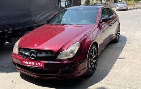 Mercedes-Benz CLS, 2005 год, 860 000 рублей, 2 фотография